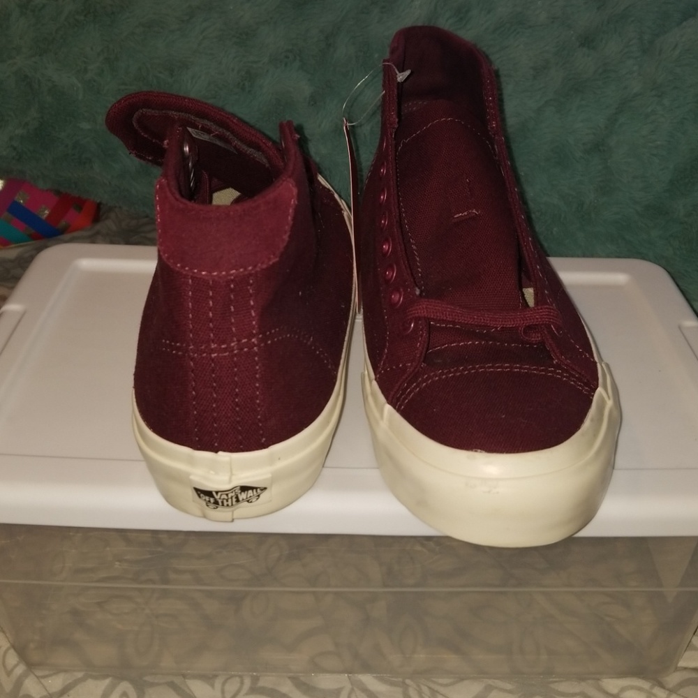 Burgundy high top Van's Mens 8 Womens 9.5